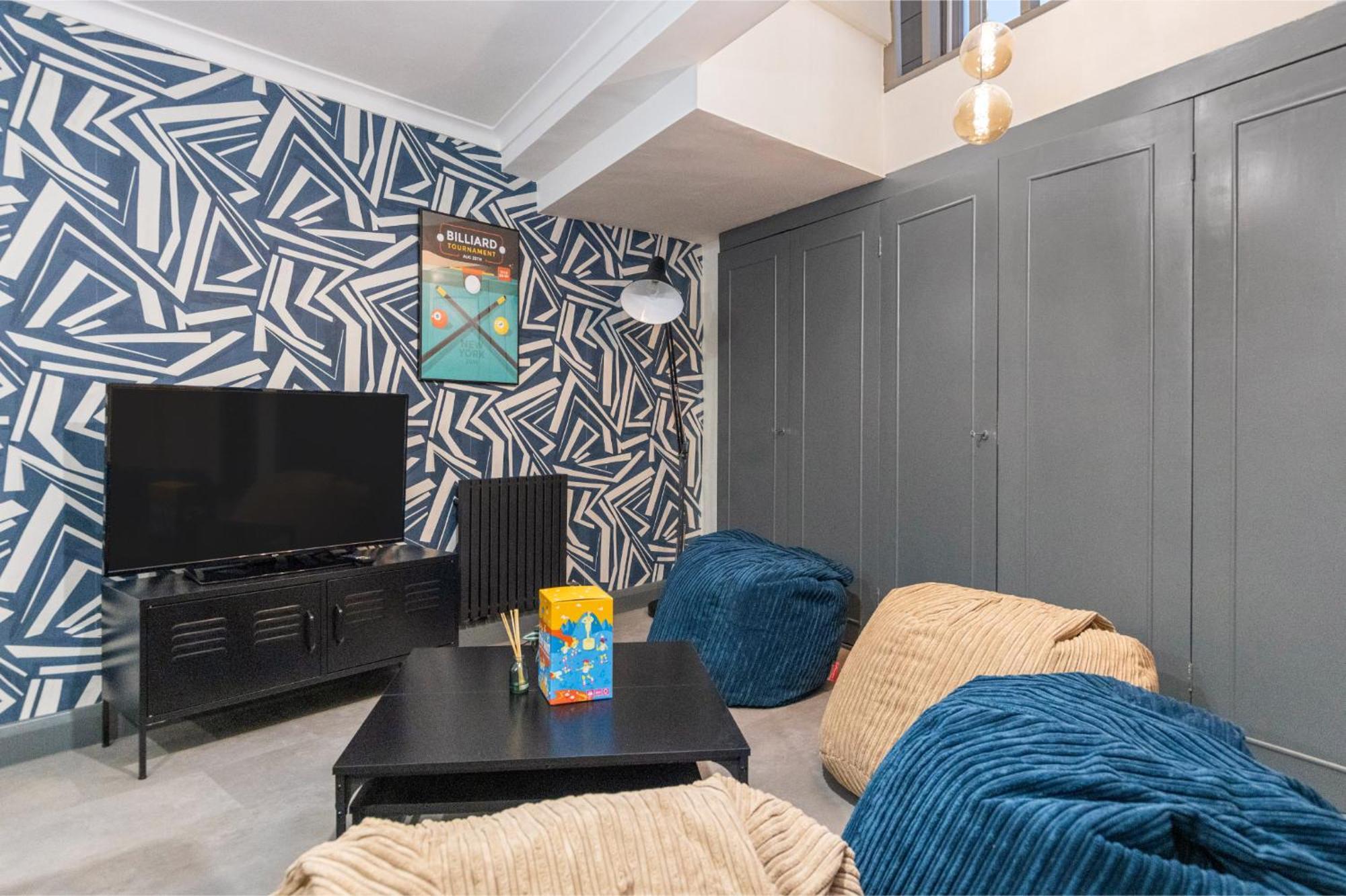 Modern & Funky 3-br Duplex With Games & Sauna Londra